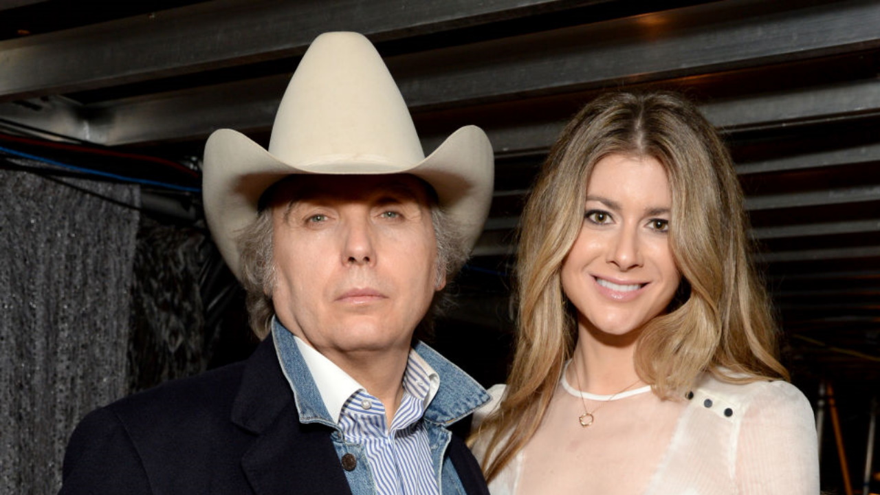 Dwight Yoakam becomes a dad